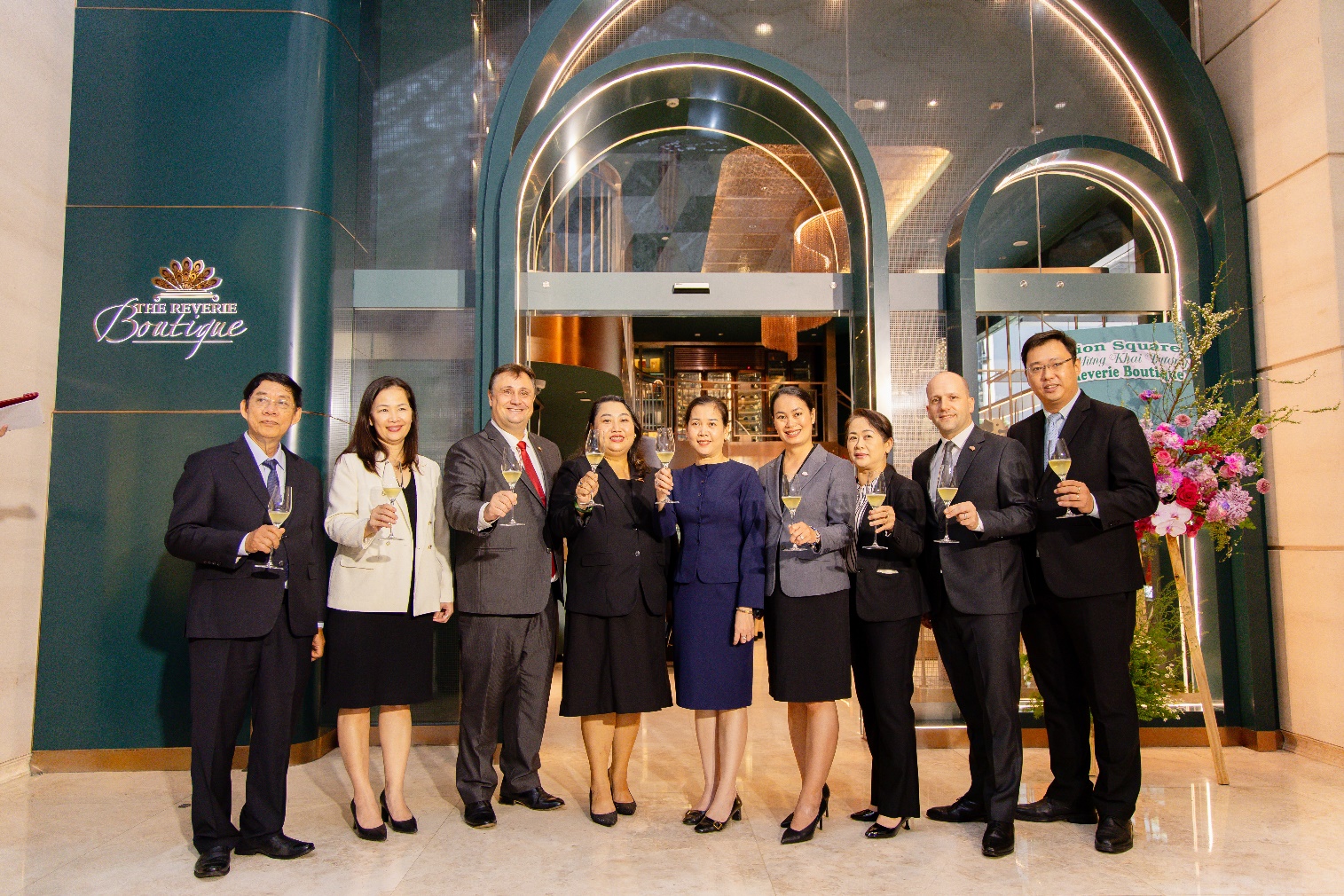 The Reverie Boutique - Điểm hẹn gặp gỡ tinh tế và quà tặng tinh tuyển - Ảnh 1.