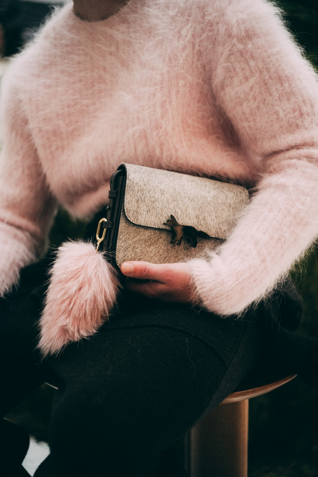 Thương hiệu được Rosé (Blackpink) ưa thích vừa tung BST mới, trở lại sàn diễn thời trang cao cấp sau 7 năm vắng bóng - Ảnh 4.