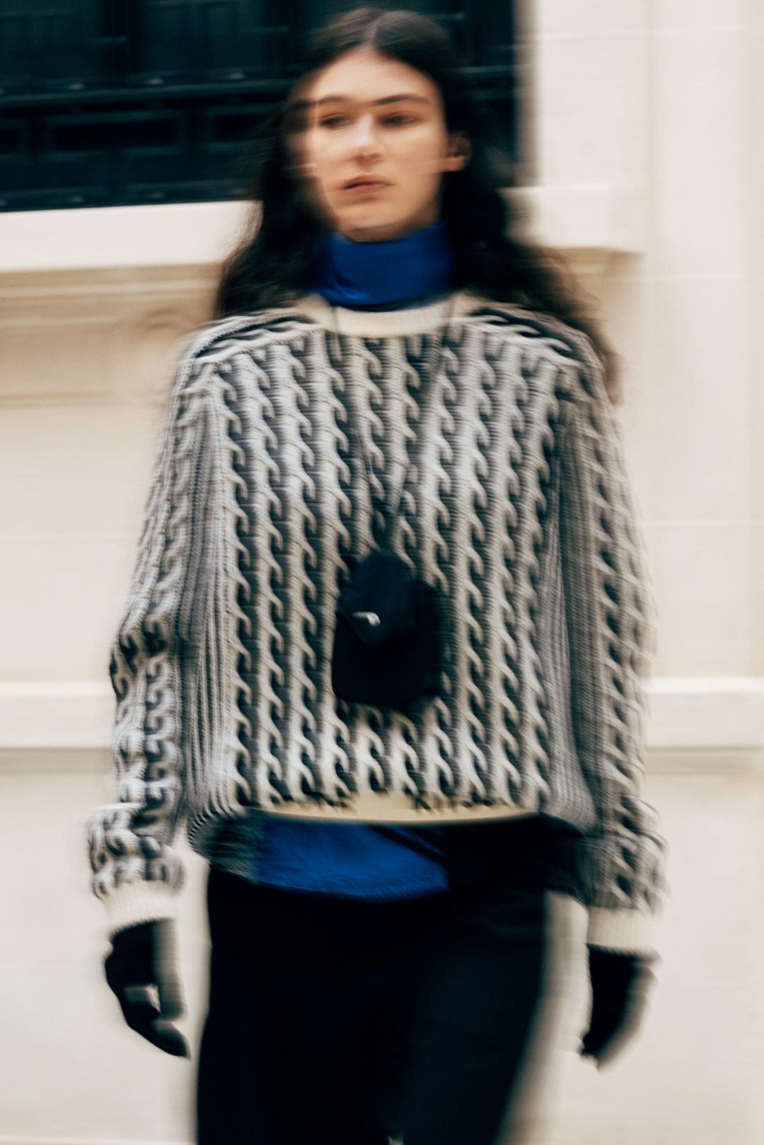 Thương hiệu được Rosé (Blackpink) ưa thích vừa tung BST mới, trở lại sàn diễn thời trang cao cấp sau 7 năm vắng bóng - Ảnh 3.