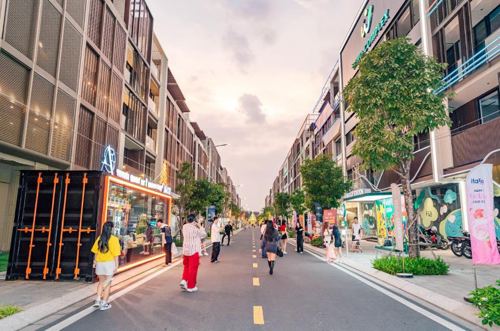 TP Hồ Chí Minh những ngày giáp Tết: Tìm thấy “lối tắt” thoát kẹt xe ngay tâm điểm phía Đông - Ảnh 3.