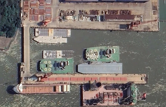 Trung Quốc gây chú ý với "tàu sân bay mini" thử nghiệm UAV trên biển- Ảnh 3.