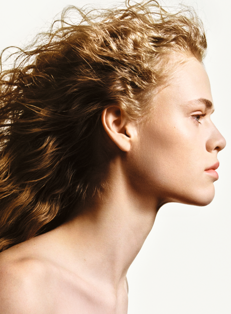 Tuyệt chiêu cho các nàng thơ ngày Tết: Thử ngay để có lớp make up hoàn hảo, mỏng mịn, nhẹ tênh đến mức gần như quên mất đang thoa nền - Ảnh 2.