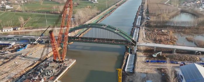 Khoảnh khắc cầu đường sắt ở Trung Quốc bất ngờ đổ sập, nhiều người thiệt mạng- Ảnh 4.