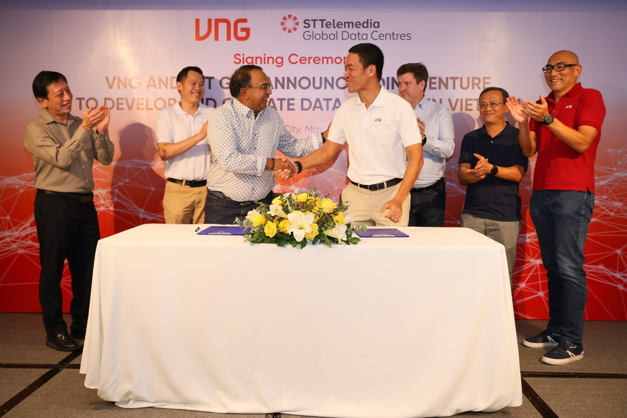 Doanh nghiệp vận hành trung tâm dữ liệu của VNG được bán với giá hơn 10 tỷ USD - Ảnh 1.