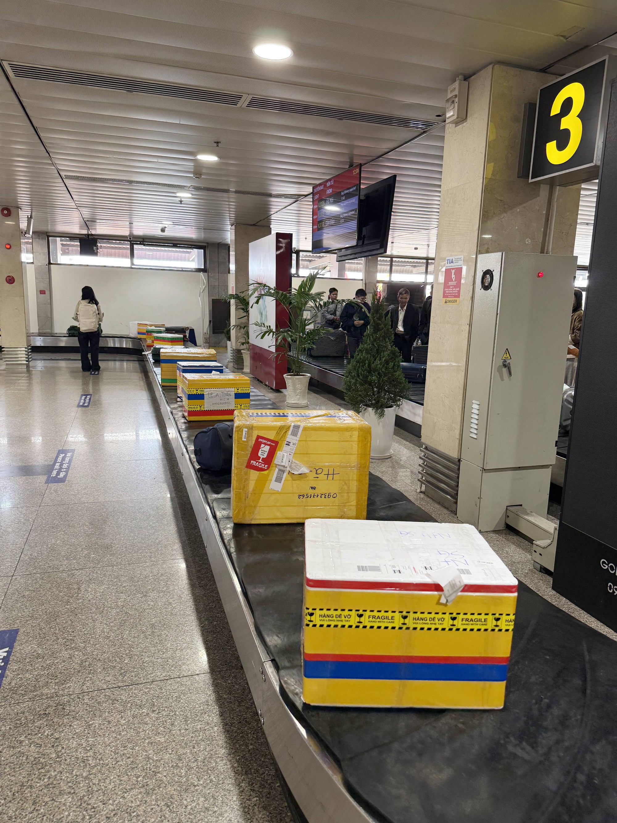 1 thứ chỉ có ở sân bay Việt Nam khiến khách Tây thốt lên: "Nhìn là biết ngay nước nào!" - Ảnh 4.