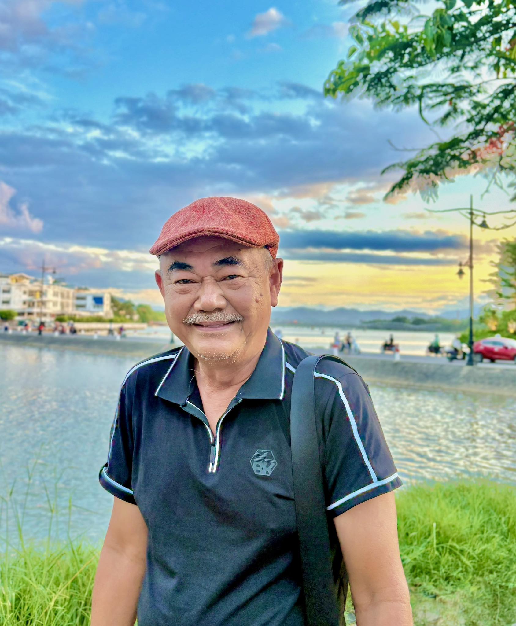 Nam NSND tái hôn ở tuổi U70, vừa mua được nhà ở Bình Chánh nhờ vợ kém 36 tuổi- Ảnh 1.