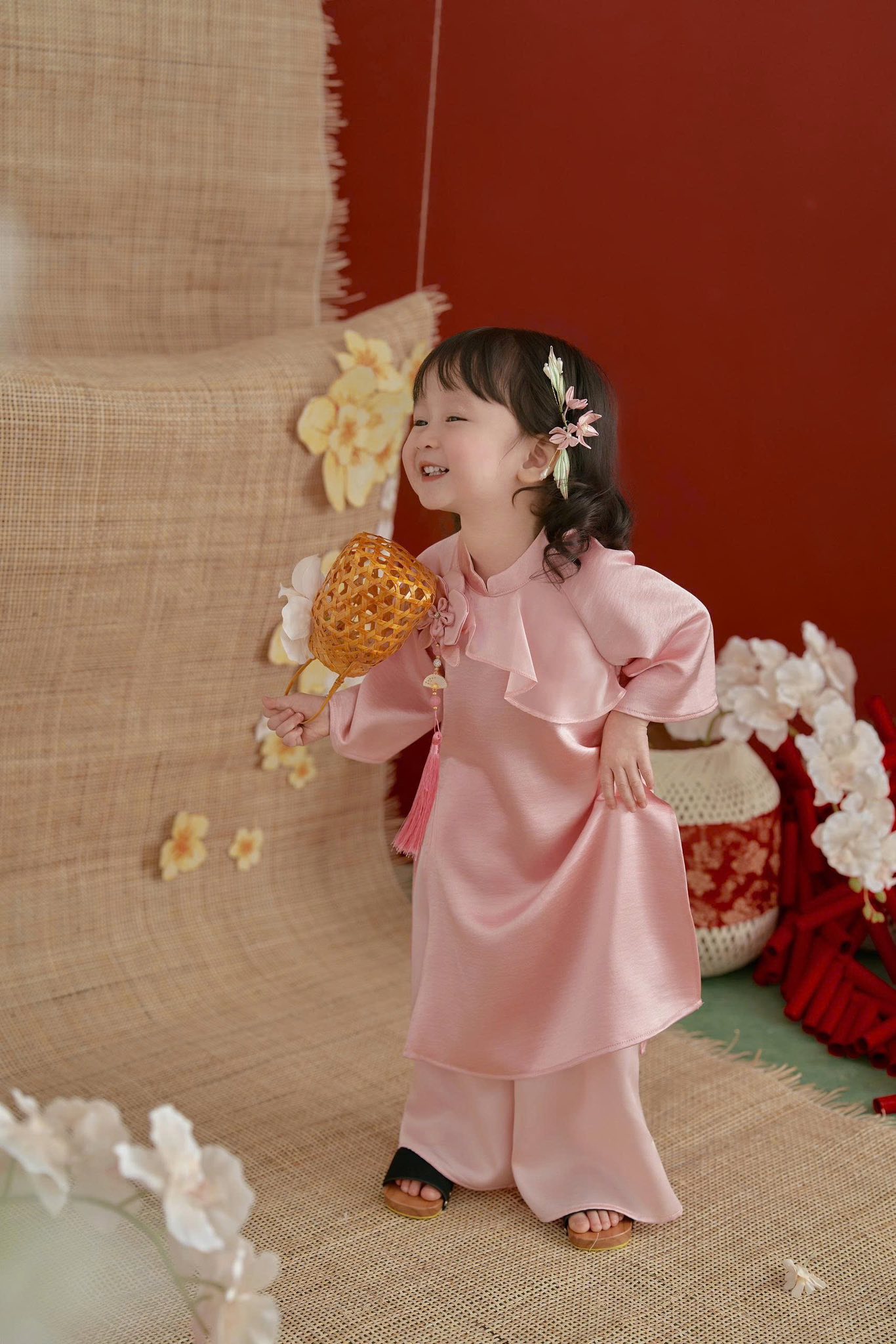 “Tuổi thơ dữ dội” của cô bé 3 tuổi: Đi khắp Việt Nam từ lúc còn nằm nôi, 2 tuổi đã vi vu vòng quanh thế giới, người lớn chạy theo không kịp- Ảnh 15.