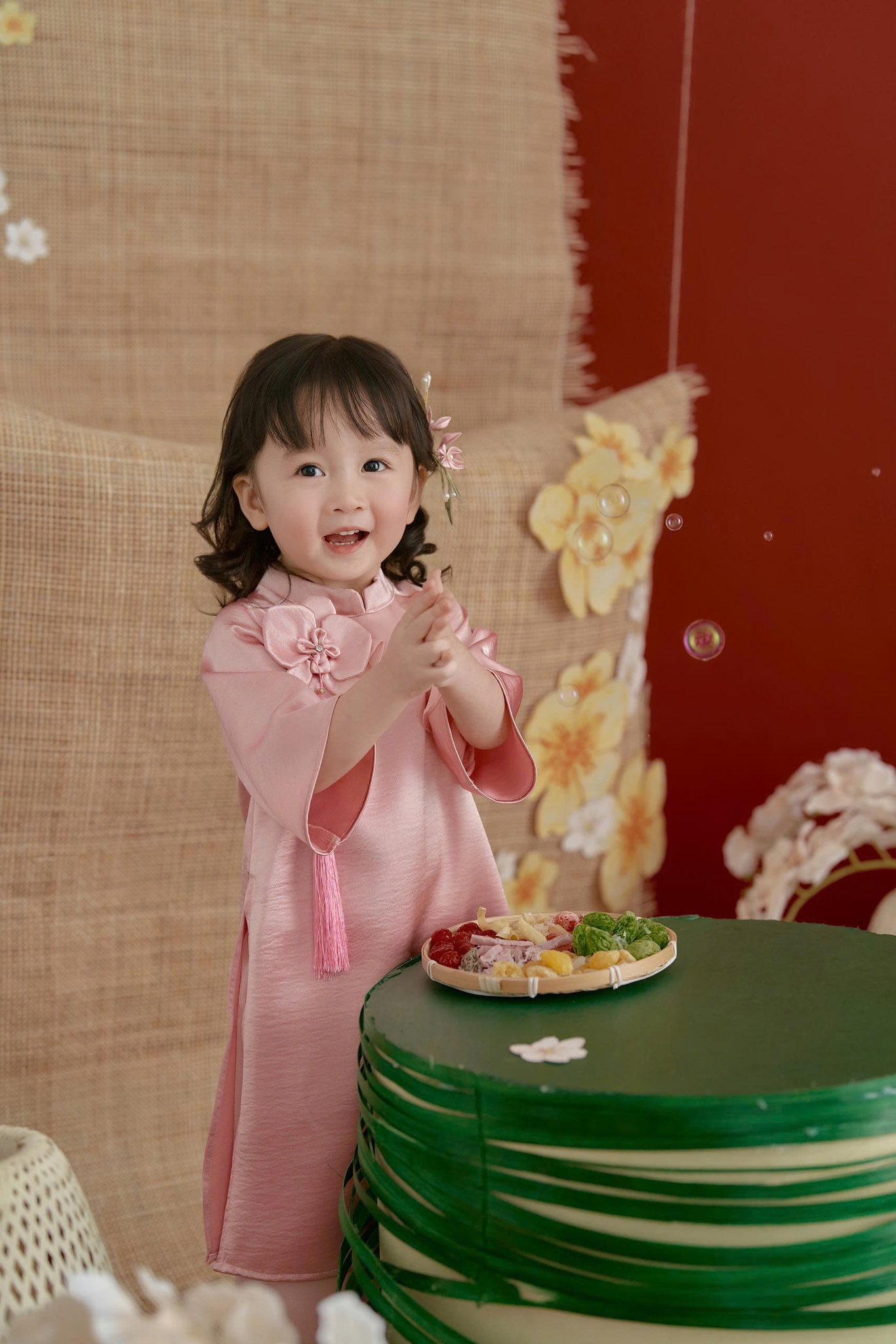 “Tuổi thơ dữ dội” của cô bé 3 tuổi: Đi khắp Việt Nam từ lúc còn nằm nôi, 2 tuổi đã vi vu vòng quanh thế giới, người lớn chạy theo không kịp- Ảnh 14.