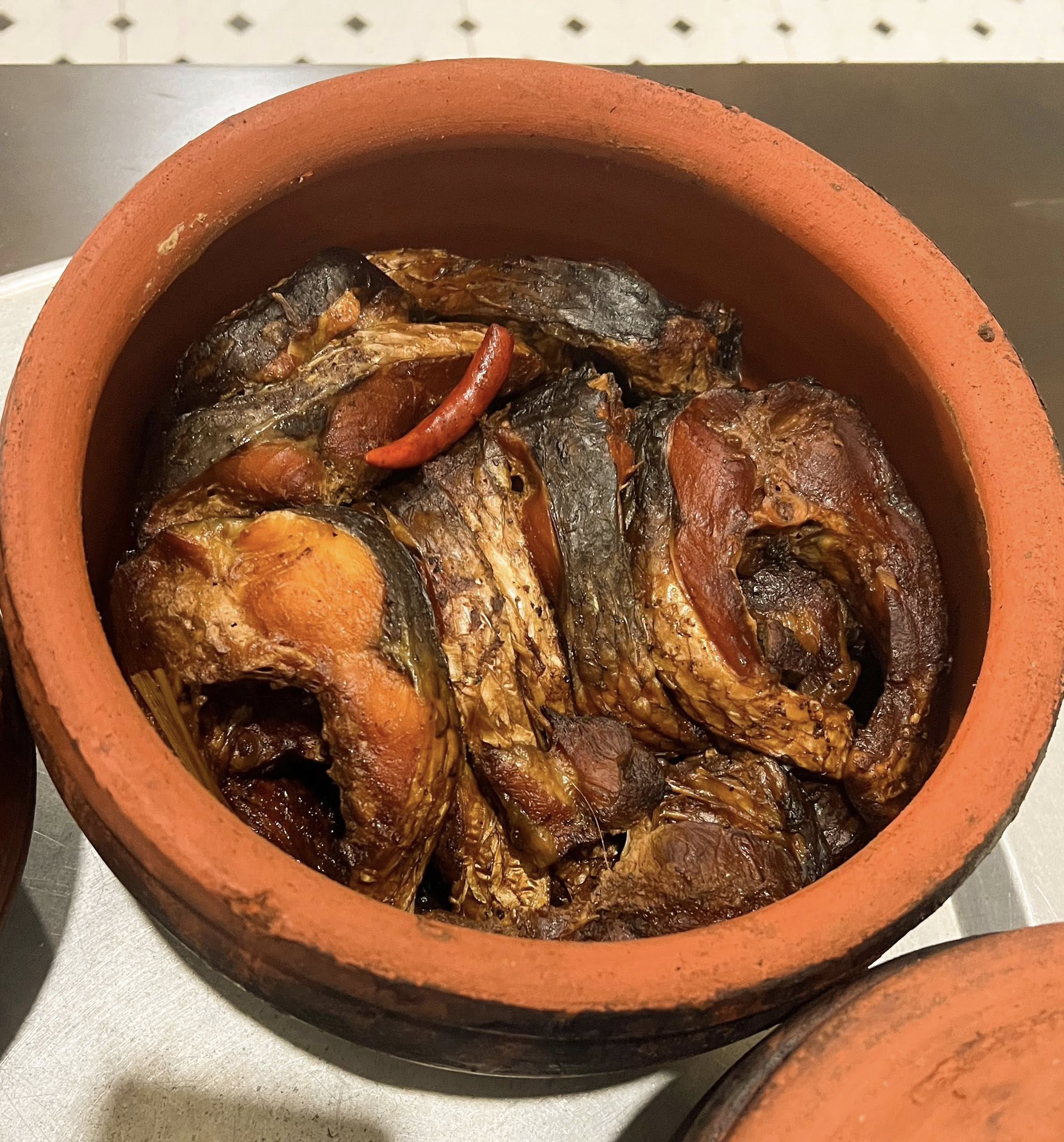 Cái rét ngọt cuối năm khiến mâm cơm tháng Chạp ngon hơn hẳn: Đến lúc này, cá kho và dưa hành mới “đúng vị Tết” - Ảnh 1.