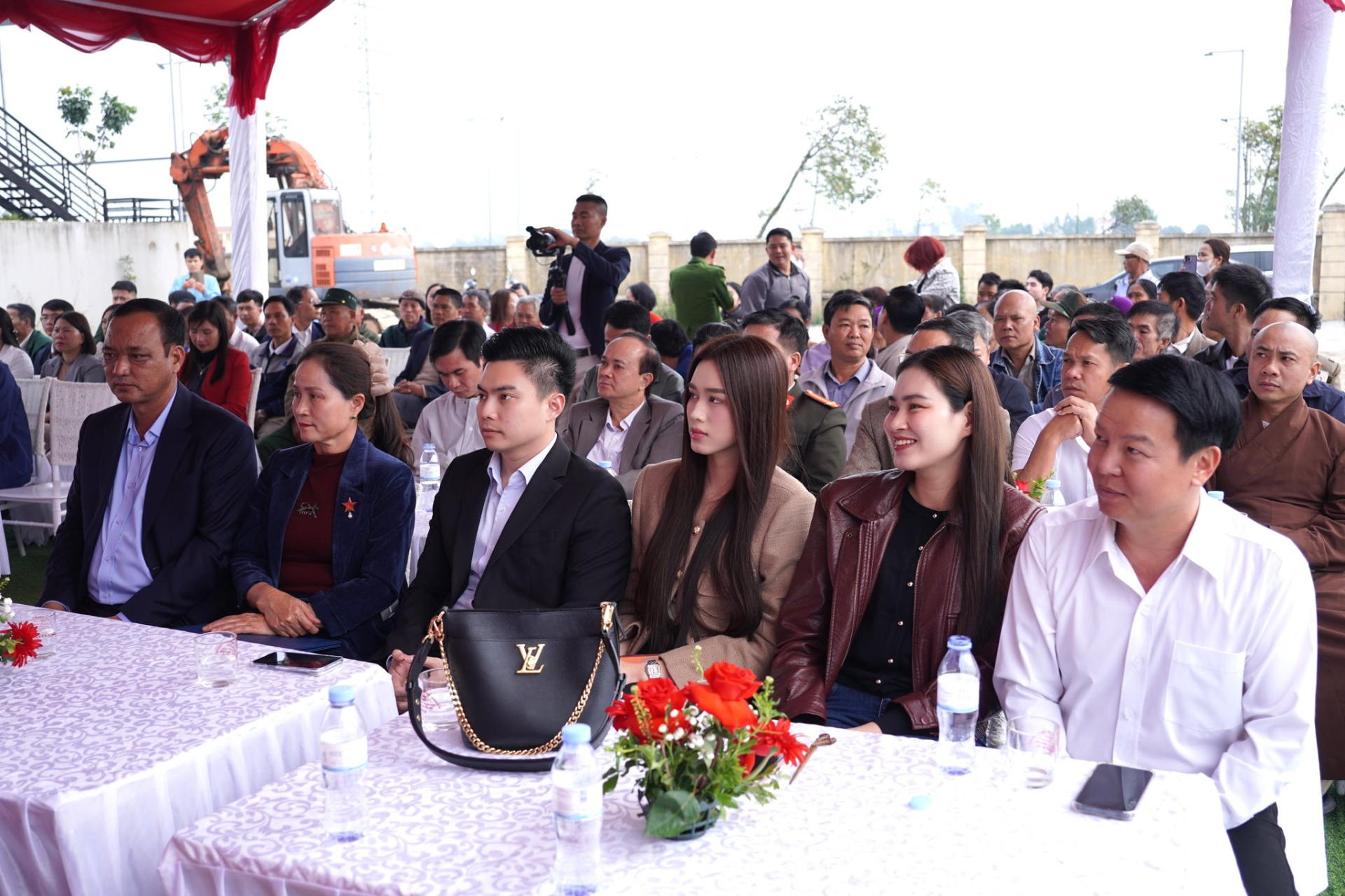 2,6 tỷ sau đám cưới của Hoa hậu Đỗ Hà và TGĐ Viết Vương- Ảnh 2.