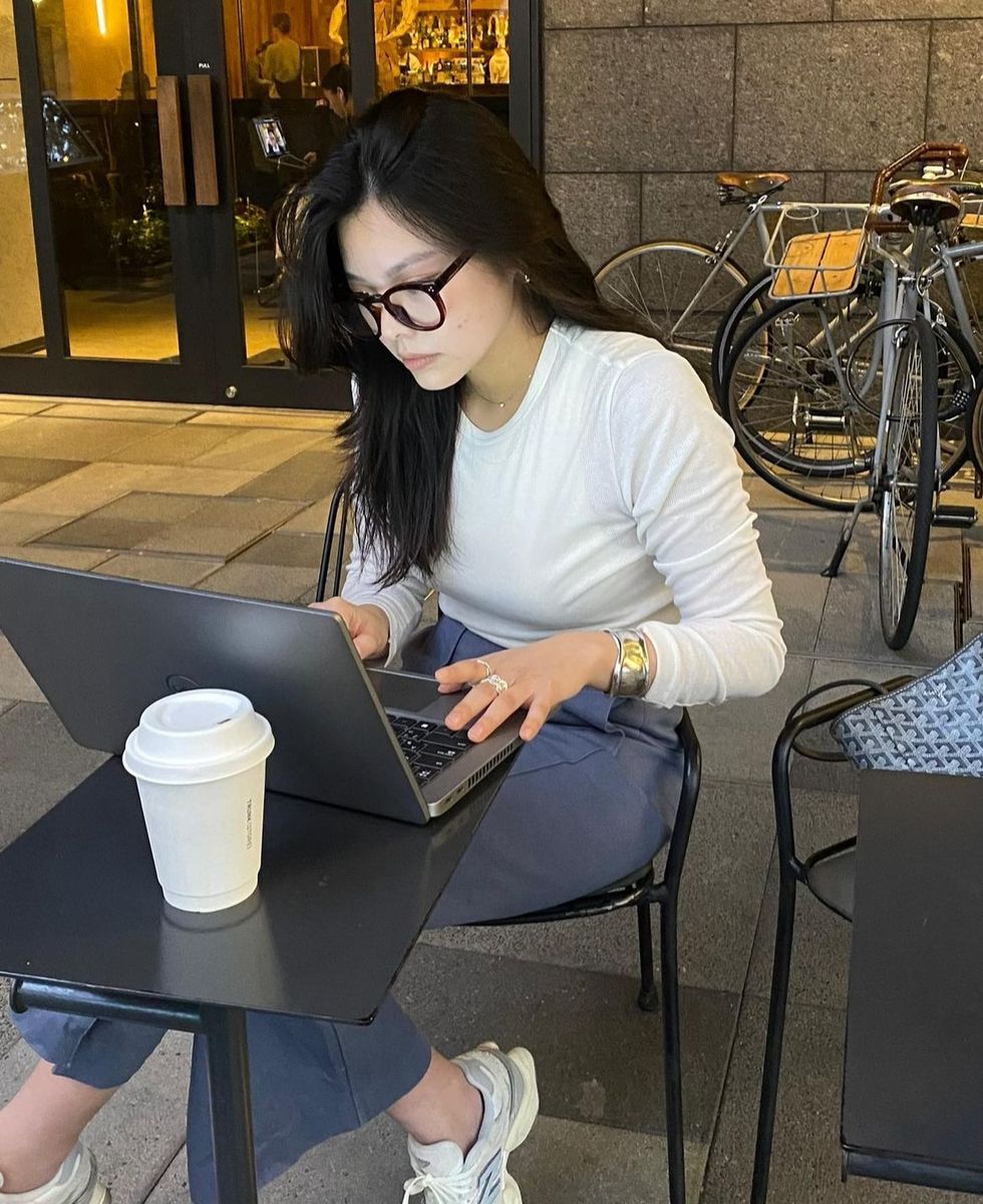 5 kiểu bận rộn vô ích nhất khi đi làm, tránh được thì lương tăng- Ảnh 2.