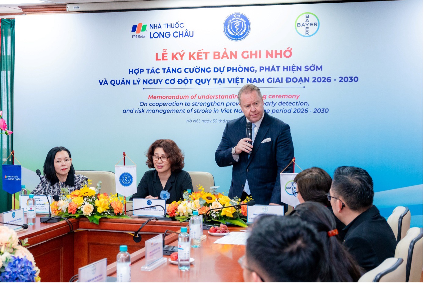 Long Châu, Bayer và Cục Phòng bệnh hợp tác công - tư chung tay phòng đột quỵ - Ảnh 2.