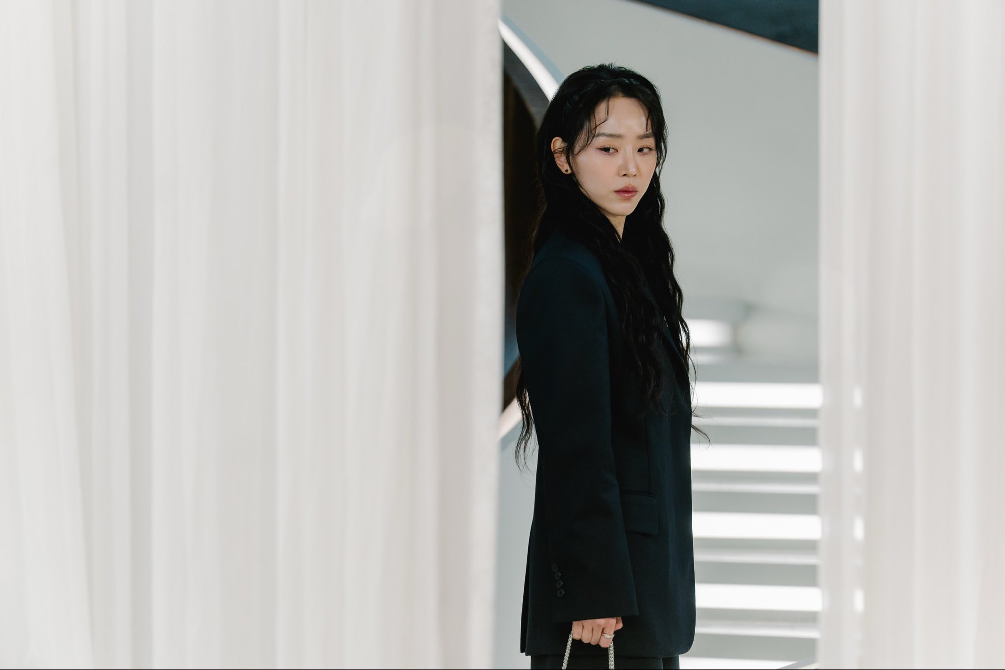 Lần đầu thấy 1 mỹ nhân nghèo mà tài phiệt 3 đời cũng chả sang bằng, đẹp vừa thôi chứ- Ảnh 3.