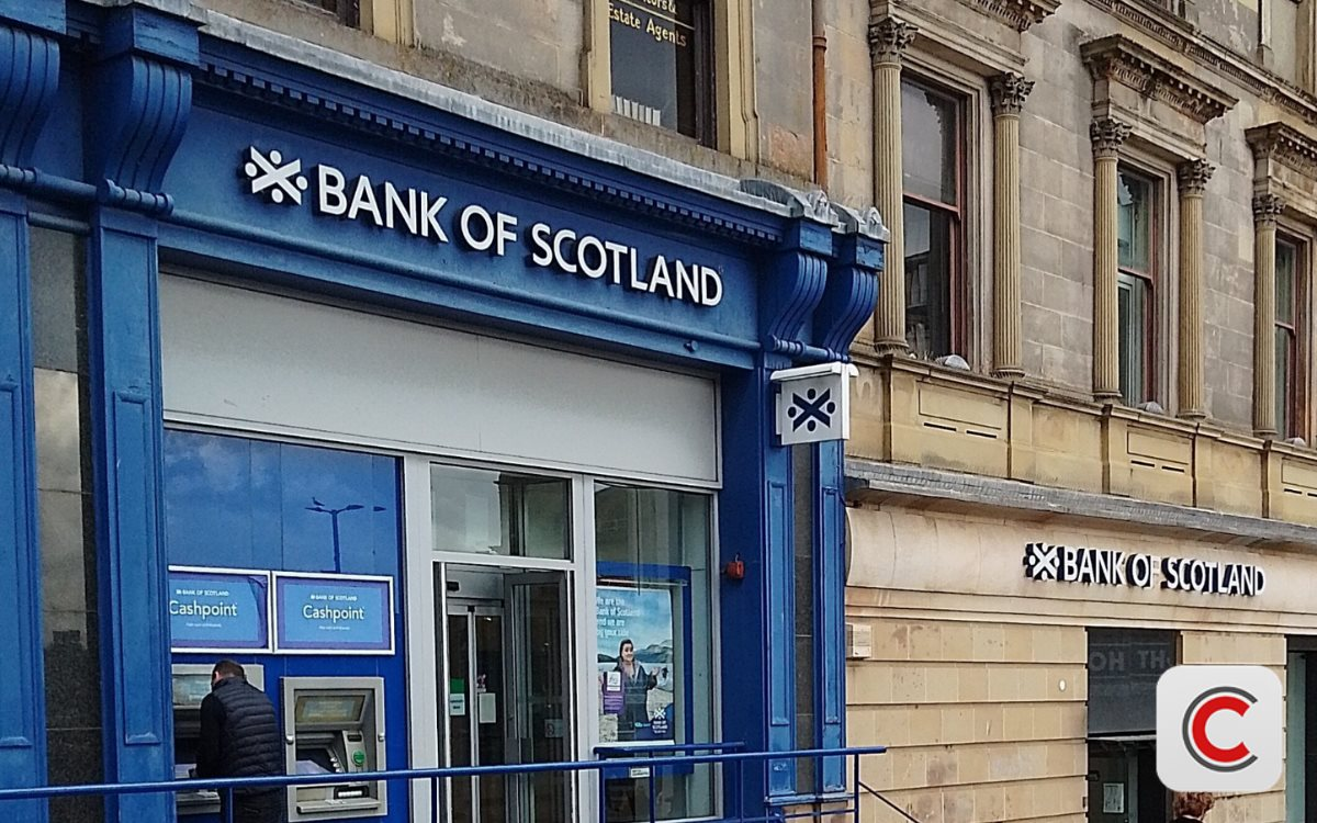 Nóng: Một ngân hàng hơn 300 năm tuổi vừa bị phạt hơn 5 tỷ đồng vì phạm lỗi nghiêm trọng- Ảnh 1.