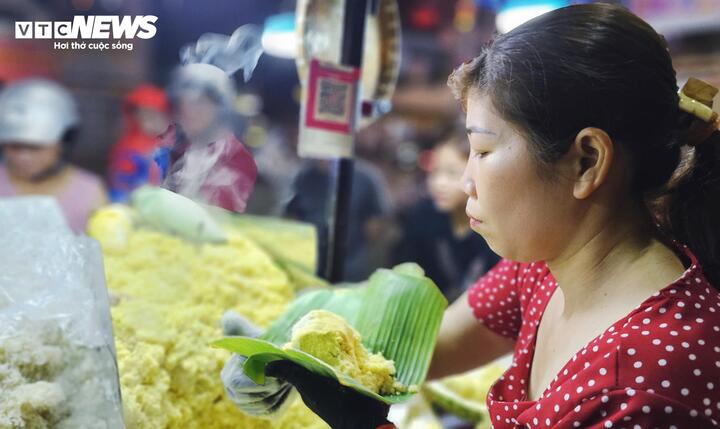 Vợ chồng trẻ bán xôi sầu riêng nổi tiếng tại Công viên Đầm Sen , TP . HCM - Ảnh 6.