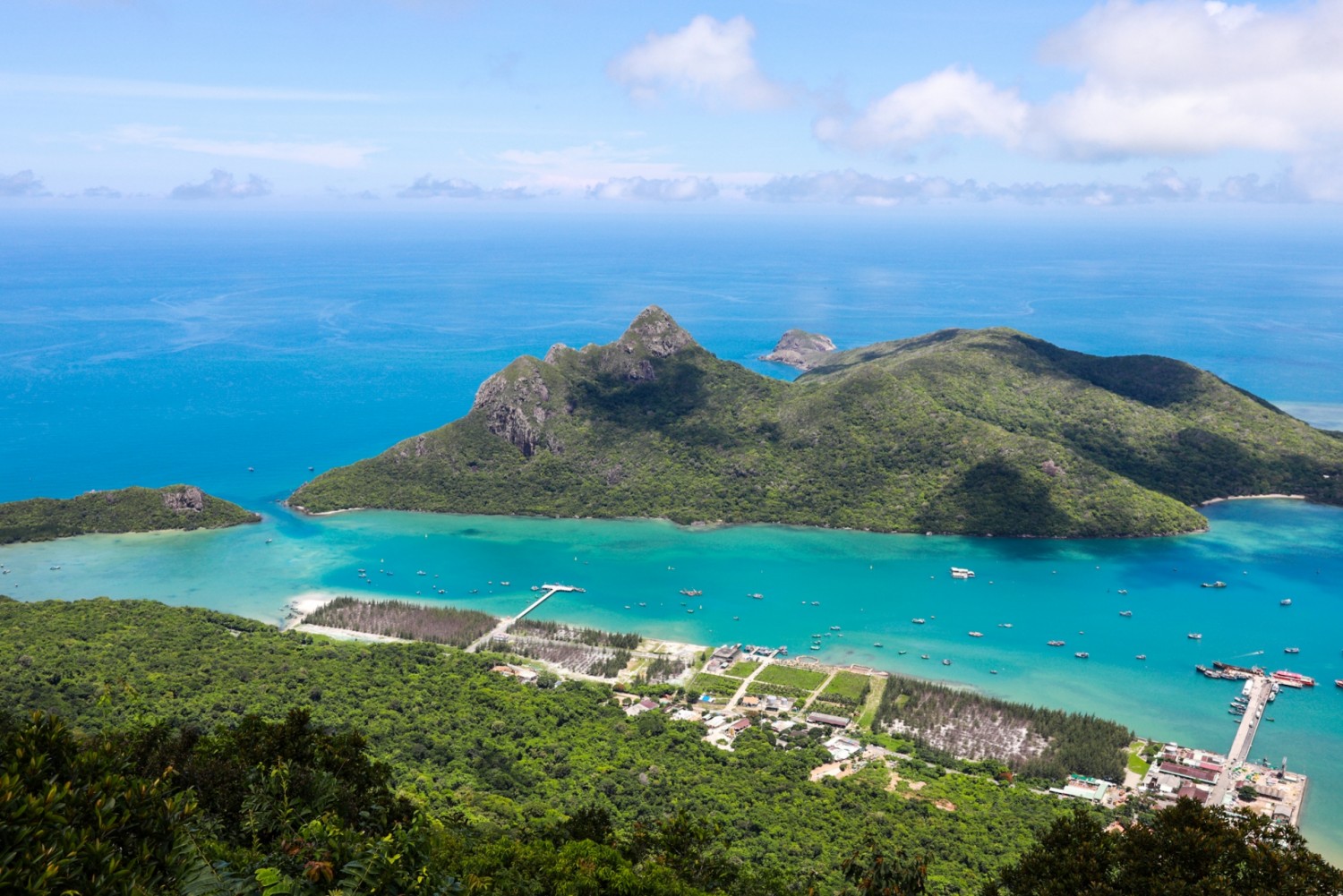 Không phải Phú Quốc, đây mới là hòn đảo Việt Nam được tạp chí Mỹ xếp hạng "top điểm nghỉ dưỡng trăng mật hàng đầu thế giới": Tổng thu du lịch 2025 lên tới 3.000 tỷ đồng - Ảnh 4.