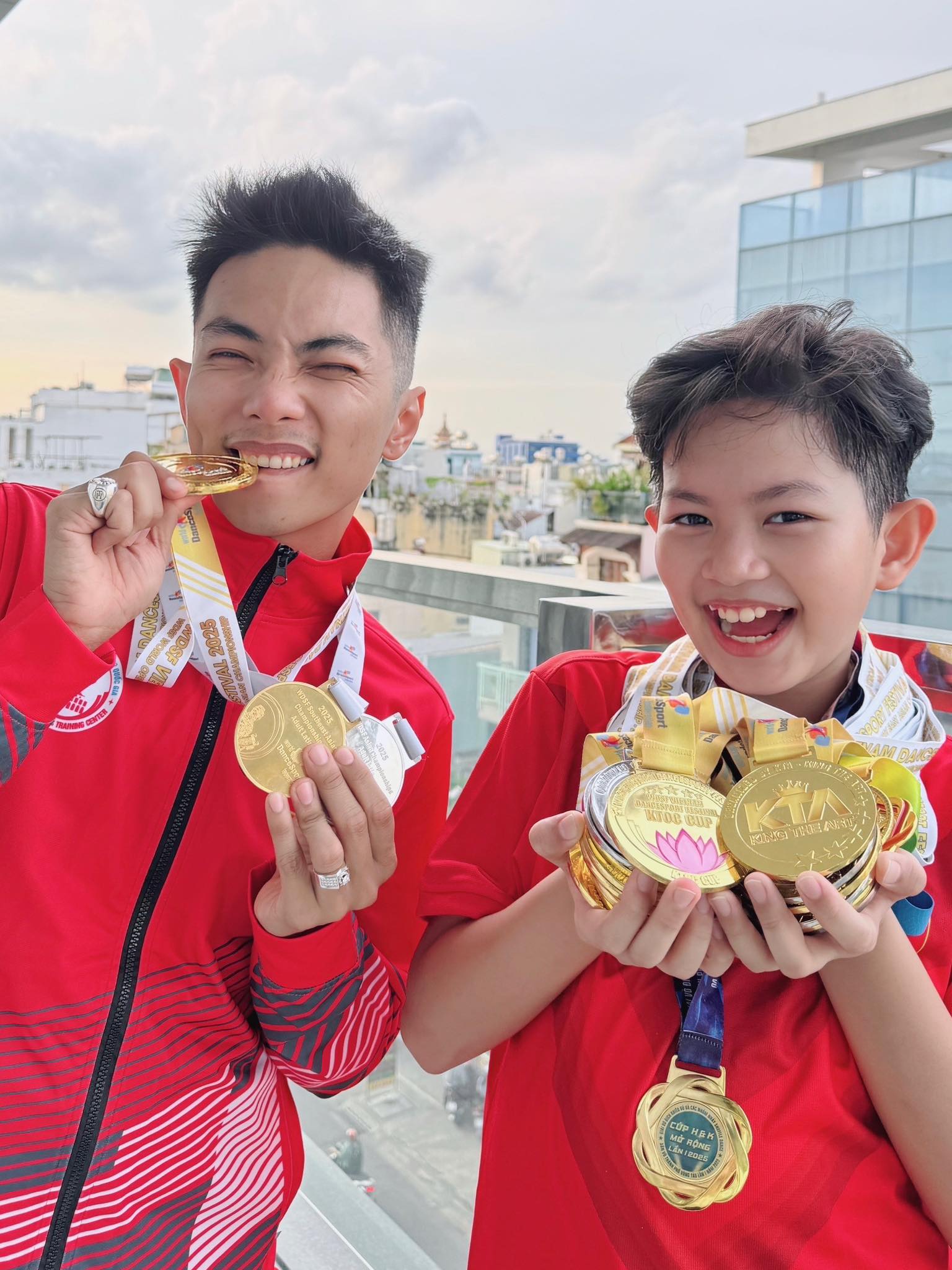 Quý tử "cực phẩm" nhà Phan Hiển: Thần thái chuẩn soái ca, bảng thành tích vượt xa ông bố nổi tiếng mới gây choáng - Ảnh 3.