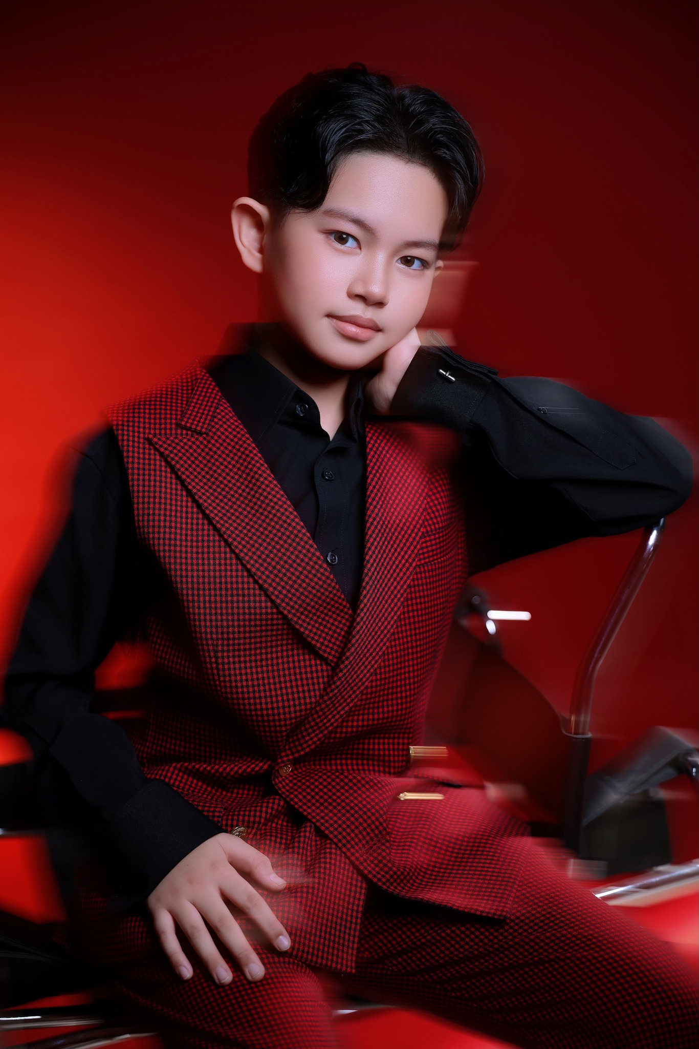 Quý tử "cực phẩm" nhà Phan Hiển: Thần thái chuẩn soái ca, bảng thành tích vượt xa ông bố nổi tiếng mới gây choáng - Ảnh 7.