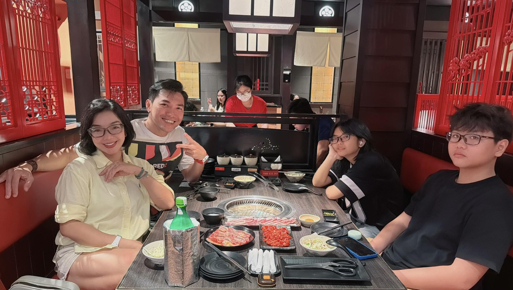 Nữ NSƯT lên Thượng tá ở tuổi 42: Cưới chồng Pakistan, chồng ngày càng yêu say đắm - Ảnh 5.