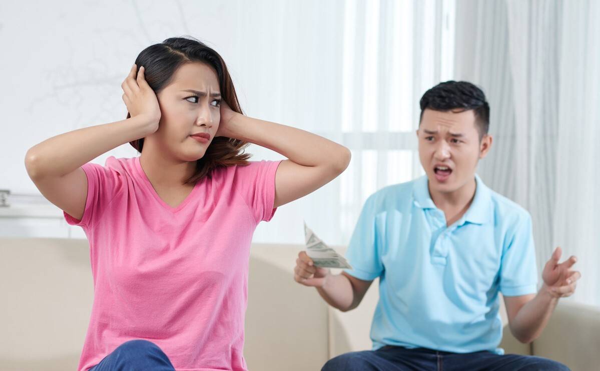 Tôi giật mình khi cộng bảng chi tiêu Tết ra 62 triệu, vắt óc không biết bỏ khoản nào trong khi chồng cứ càu nhàu bên tai- Ảnh 1.