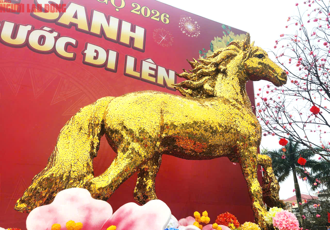 Cùng ngắm loạt linh vật ngựa ở Quảng Trị do nghệ nhân Đinh Văn Tâm chế tác - Ảnh 2.