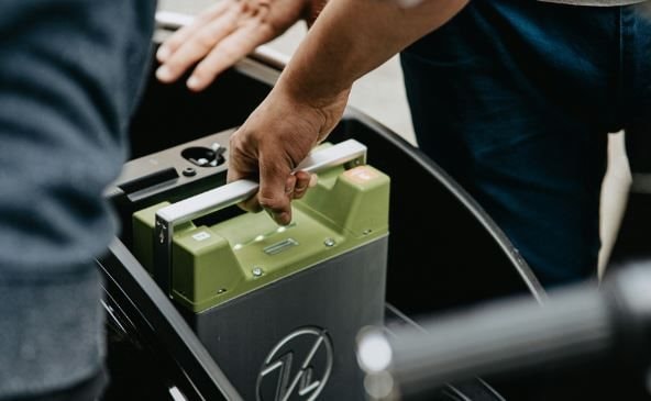 Chuyên gia: Siêu pin thể rắn chỉ là 'cú lừa' của xe điện, không có chuyện sạc đầy chỉ trong 5 phút- Ảnh 2.