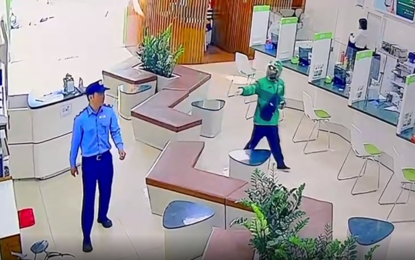 Cận cảnh hiện trường bắt giữ, truy lùng 2 tên cướp ngân hàng Gia Lai của hàng trăm CBCS công an từ 9 đơn vị - Ảnh 14.