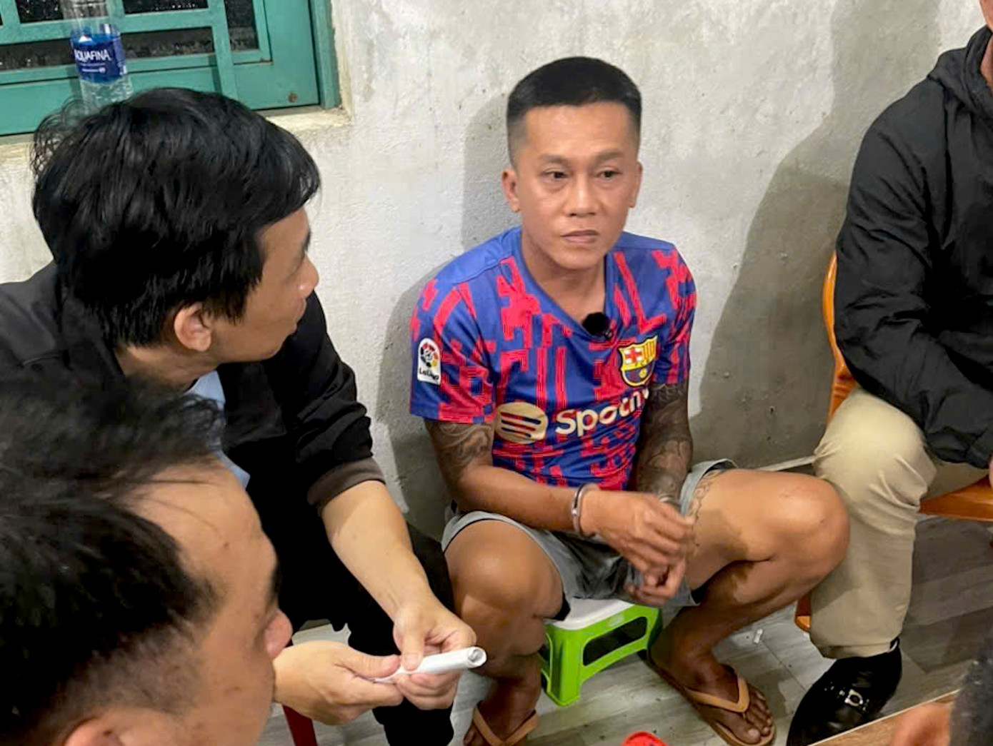 Cận cảnh hiện trường bắt giữ, truy lùng 2 tên cướp ngân hàng Gia Lai của hàng trăm CBCS công an từ 9 đơn vị - Ảnh 8.