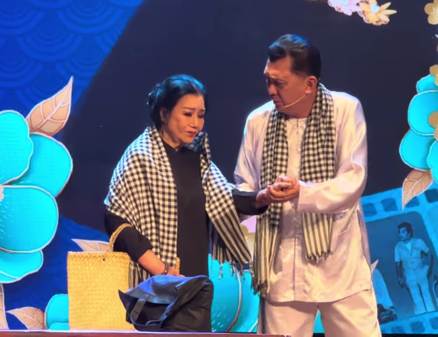 Nữ NSND quyền lực miền Nam 90 tuổi làm 1 việc, ai cũng khóc - Ảnh 1.