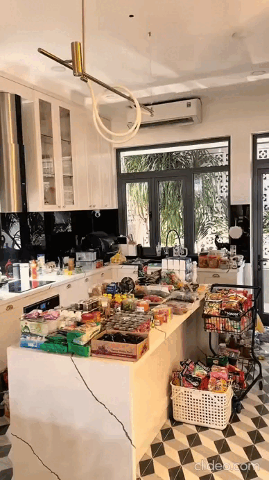 Video 18 giây của Diệp Lâm Anh khiến 2 triệu người thấy "đã” - Ảnh 1.