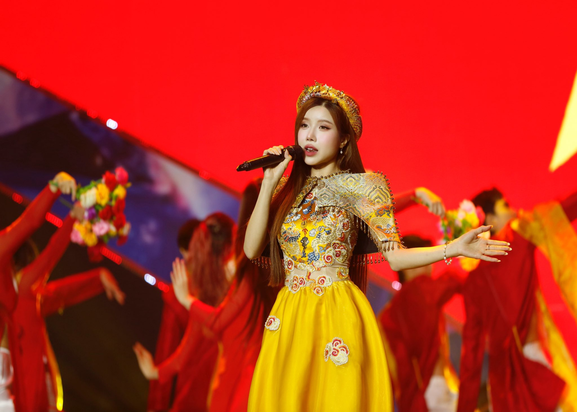 Nữ ca sĩ được Cục Nghệ thuật Biểu diễn cảm ơn: Cháu gái Đại sứ đặc mệnh toàn quyền của Việt Nam, 17 tuổi đã nổi tiếng- Ảnh 8.