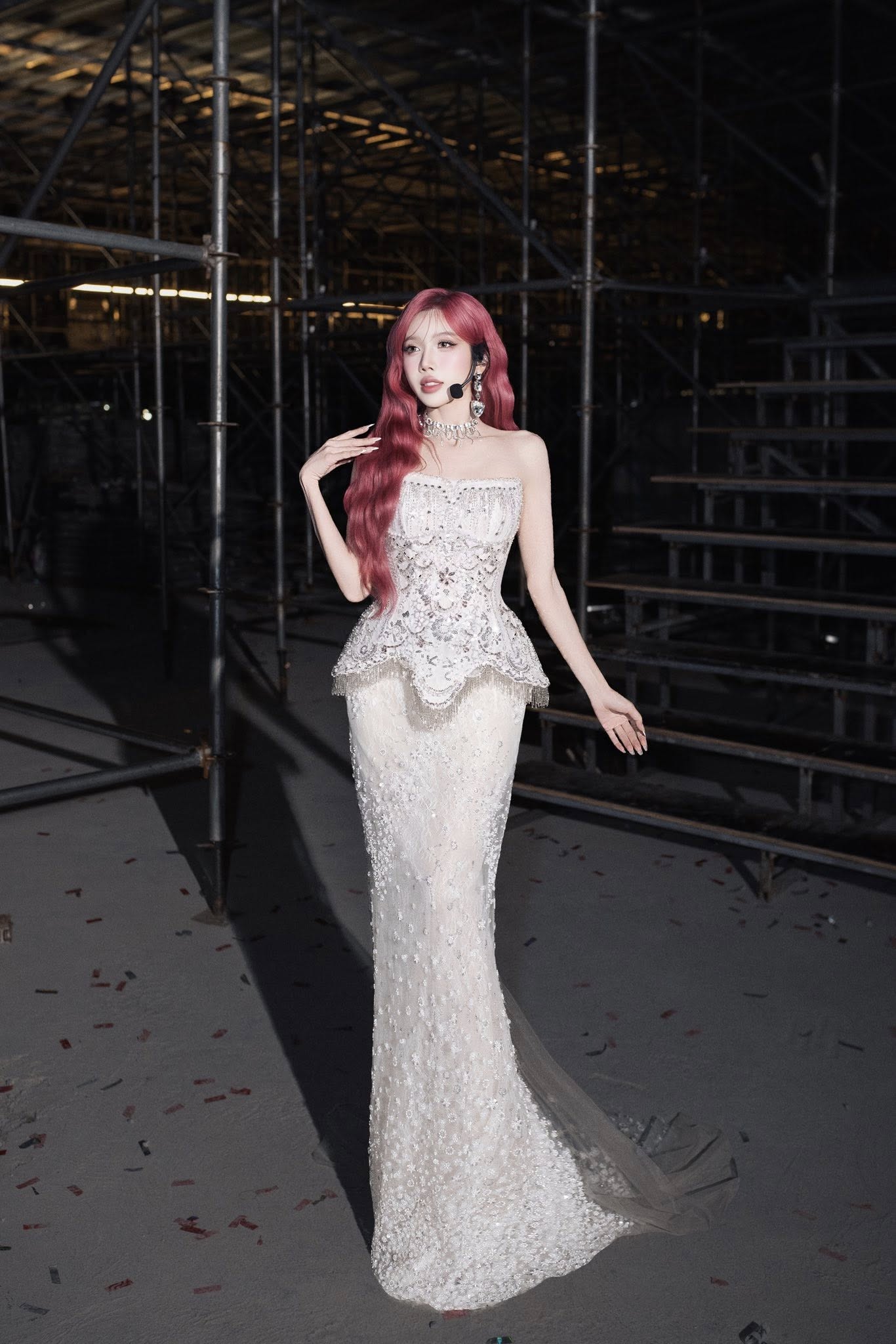 Nữ ca sĩ được Cục Nghệ thuật Biểu diễn cảm ơn: Cháu gái Đại sứ đặc mệnh toàn quyền của Việt Nam, 17 tuổi đã nổi tiếng- Ảnh 6.