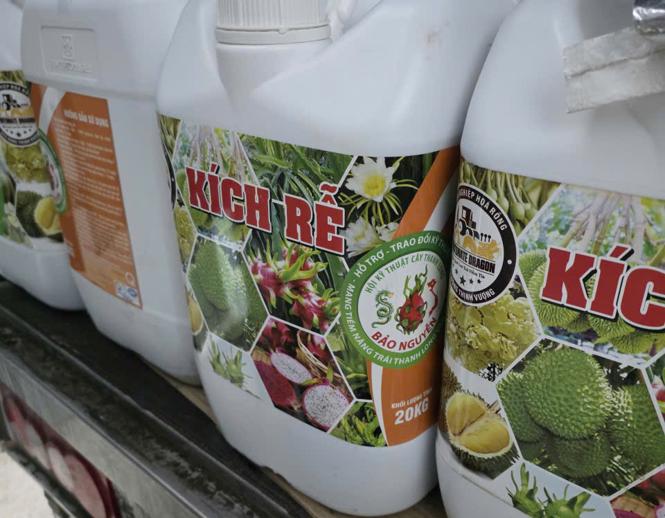 Công an TP Cần Thơ triệt phá Công ty Ba Con Sư Tử sản xuất phân bón giả - Ảnh 2.