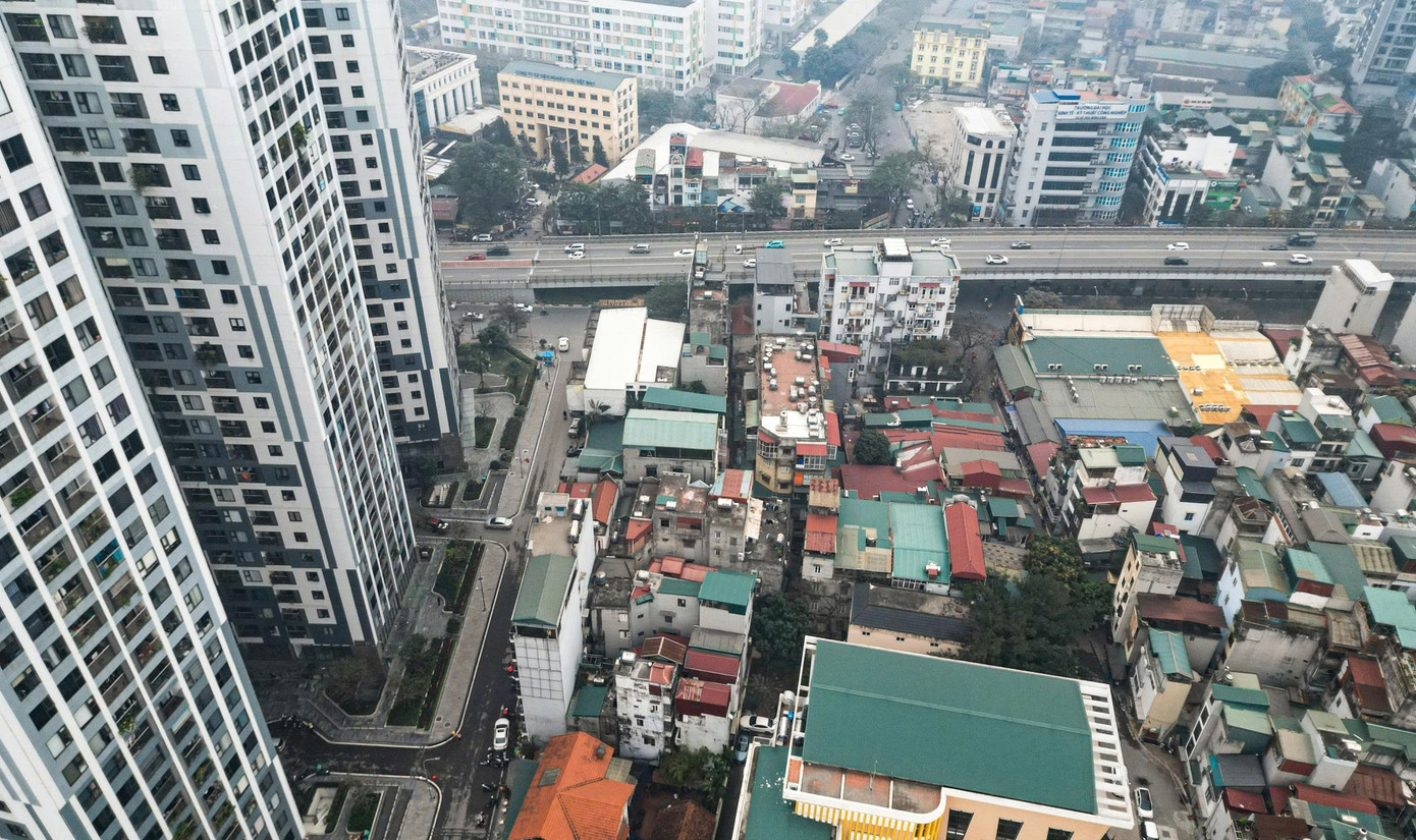 Cận cảnh 'đường cong mềm mại' vừa thông xe, gỡ điểm nóng giao thông vùng lõi Vĩnh Tuy- Ảnh 7.