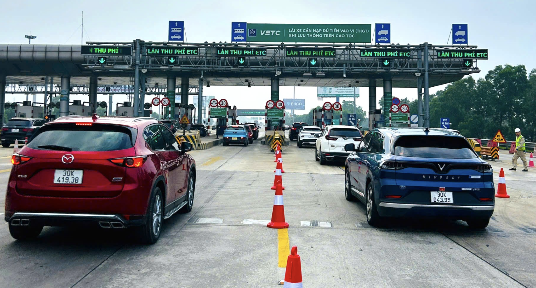 Lưu thông qua trạm thu phí dịp Tết Bính Ngọ: Những quy định chủ xe cần lưu ý để tránh bị xử phạt - Ảnh 2.