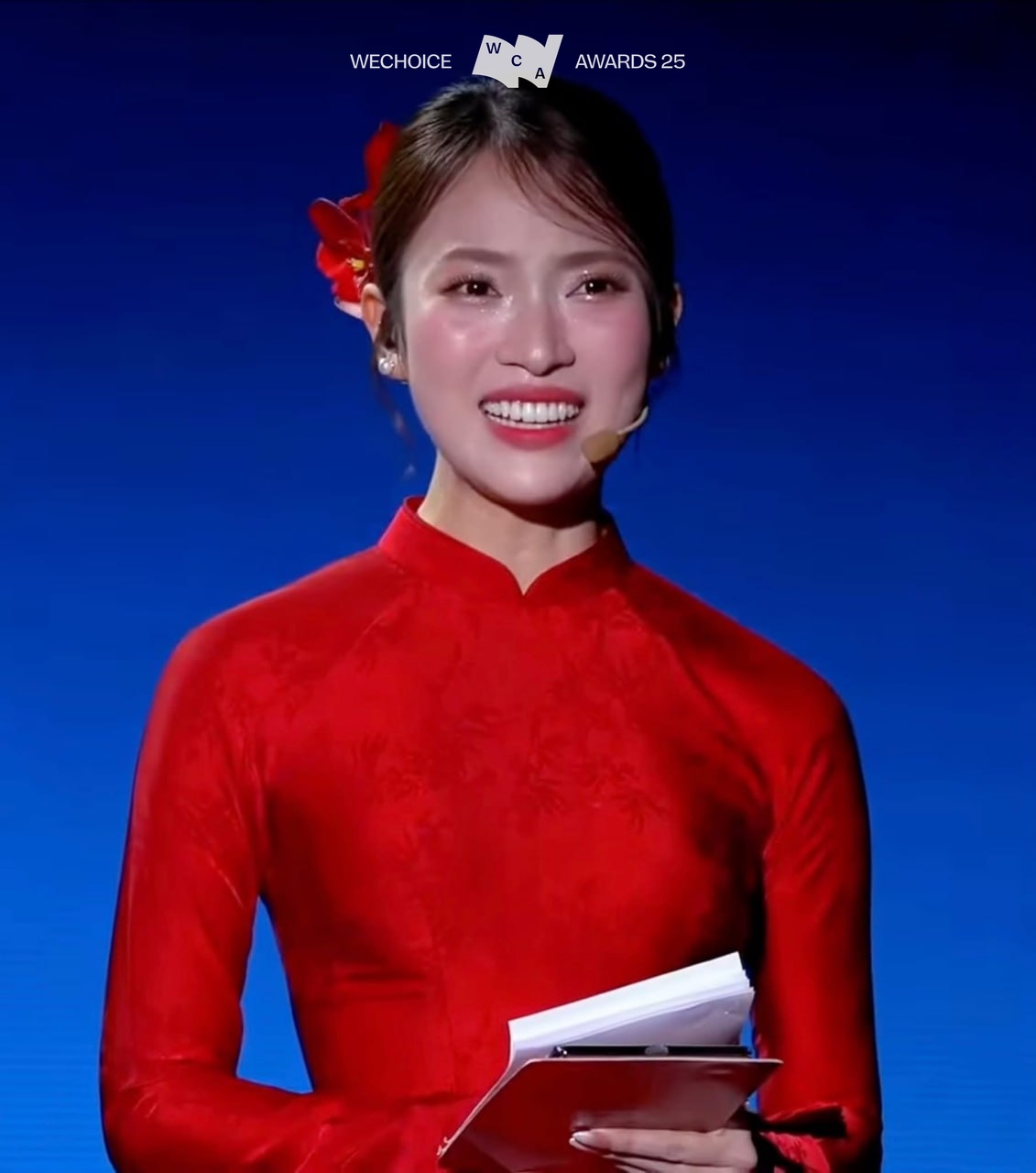 CLIP: Trường đoạn chạm cảm xúc khiến dàn sao Mưa Đỏ, Khánh Vy bật khóc ở Gala WeChoice- Ảnh 5.
