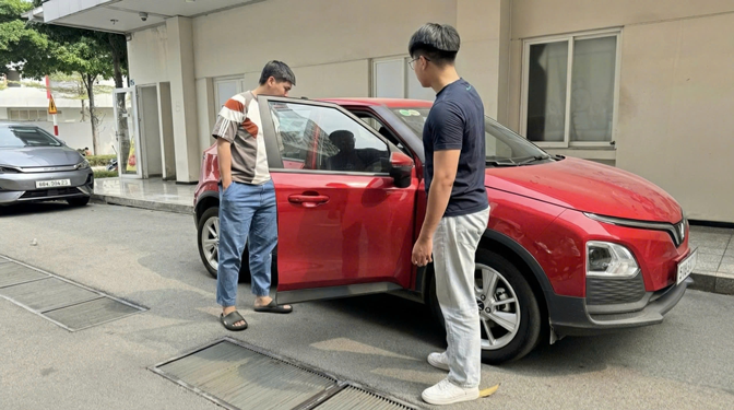 Nhộn nhịp cho thuê xe điện dịp Tết - Ảnh 1.