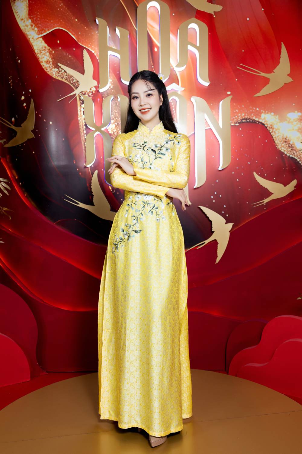 Á hậu Thụy Vân diện áo dài NTK Ngọc Lan xuất hiện trên sóng quốc gia dịp Tết- Ảnh 5.