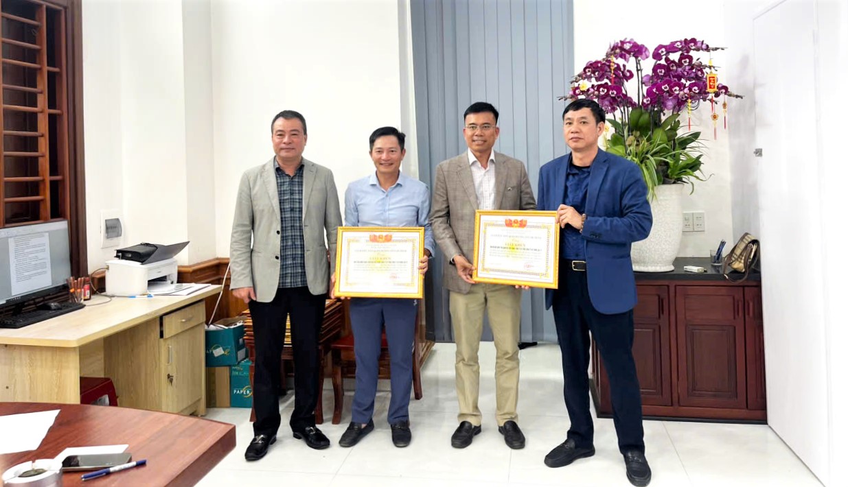 Thi đua 19 ngày đêm, dự án mở rộng cao tốc La Sơn – Hòa Liên giải ngân vượt kế hoạch- Ảnh 2.