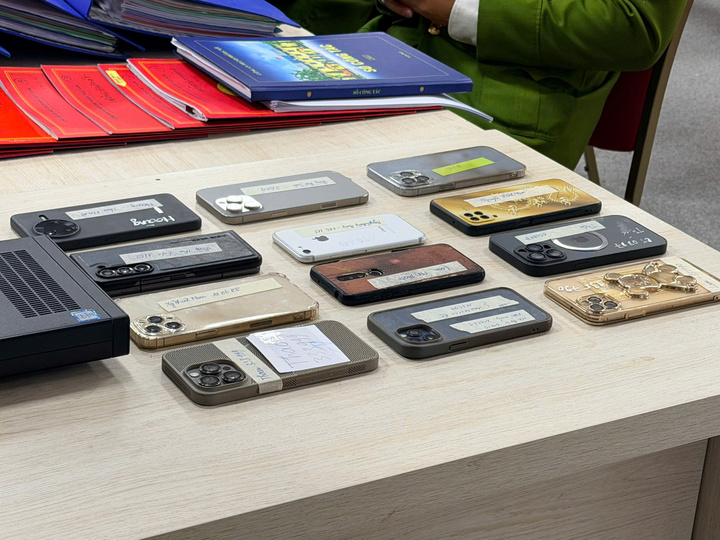 Khởi tố 9 bị can lừa hơn 318 tỷ đồng của ngân hàng- Ảnh 2.