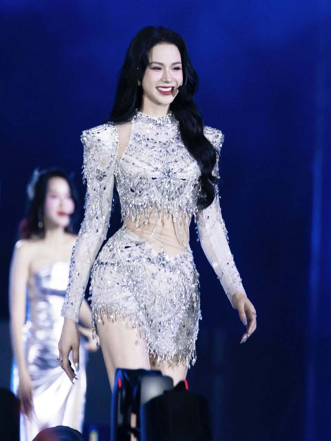 Nữ nghệ sĩ đa tài là mẹ đơn thân, sở hữu biệt thự 600m2 tại TP.HCM, công khai bạn trai kém 11 tuổi - Ảnh 3.