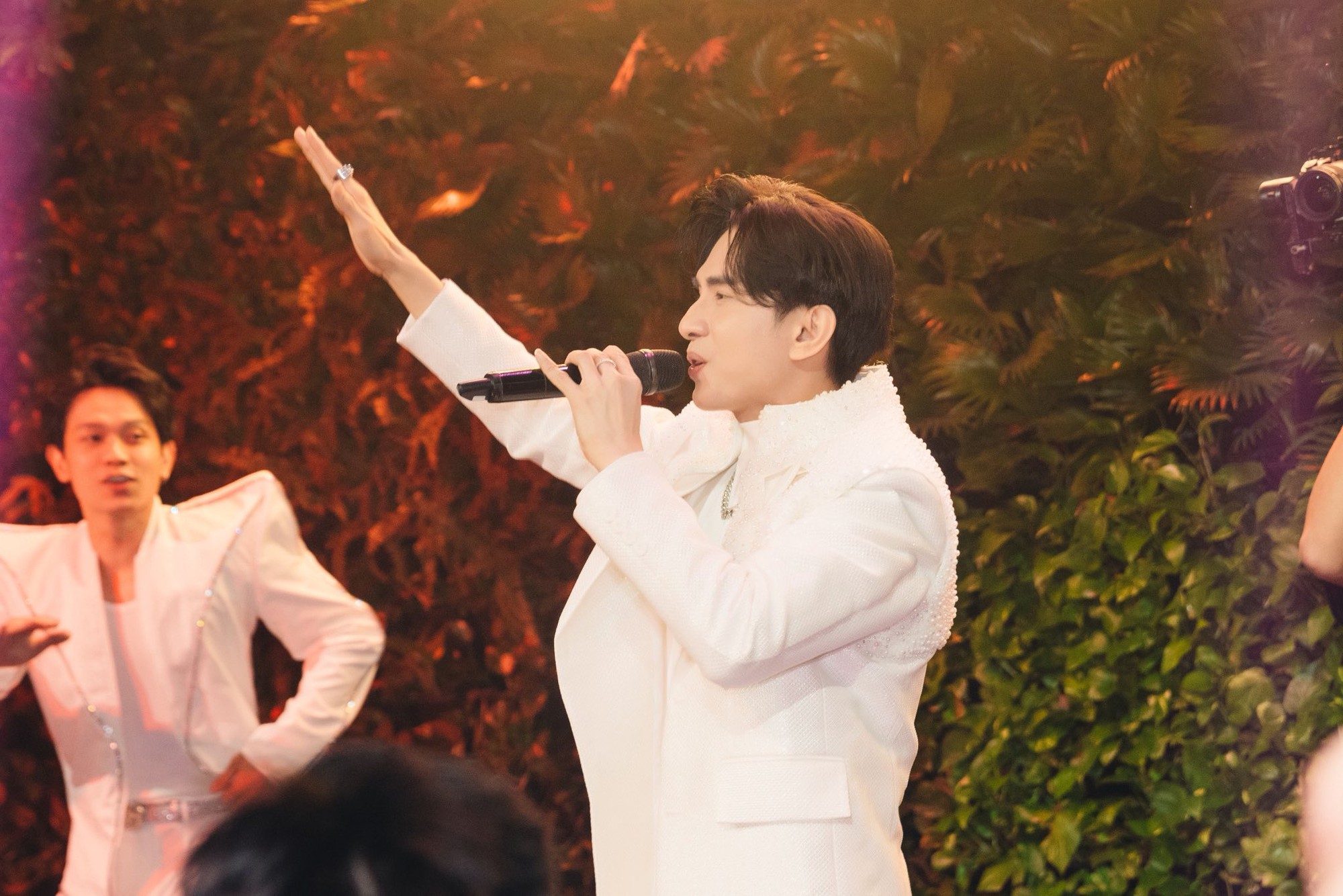 Đan Trường thông báo tin vui ở tuổi 50, hàng loạt sao Việt chúc mừng - Ảnh 3.