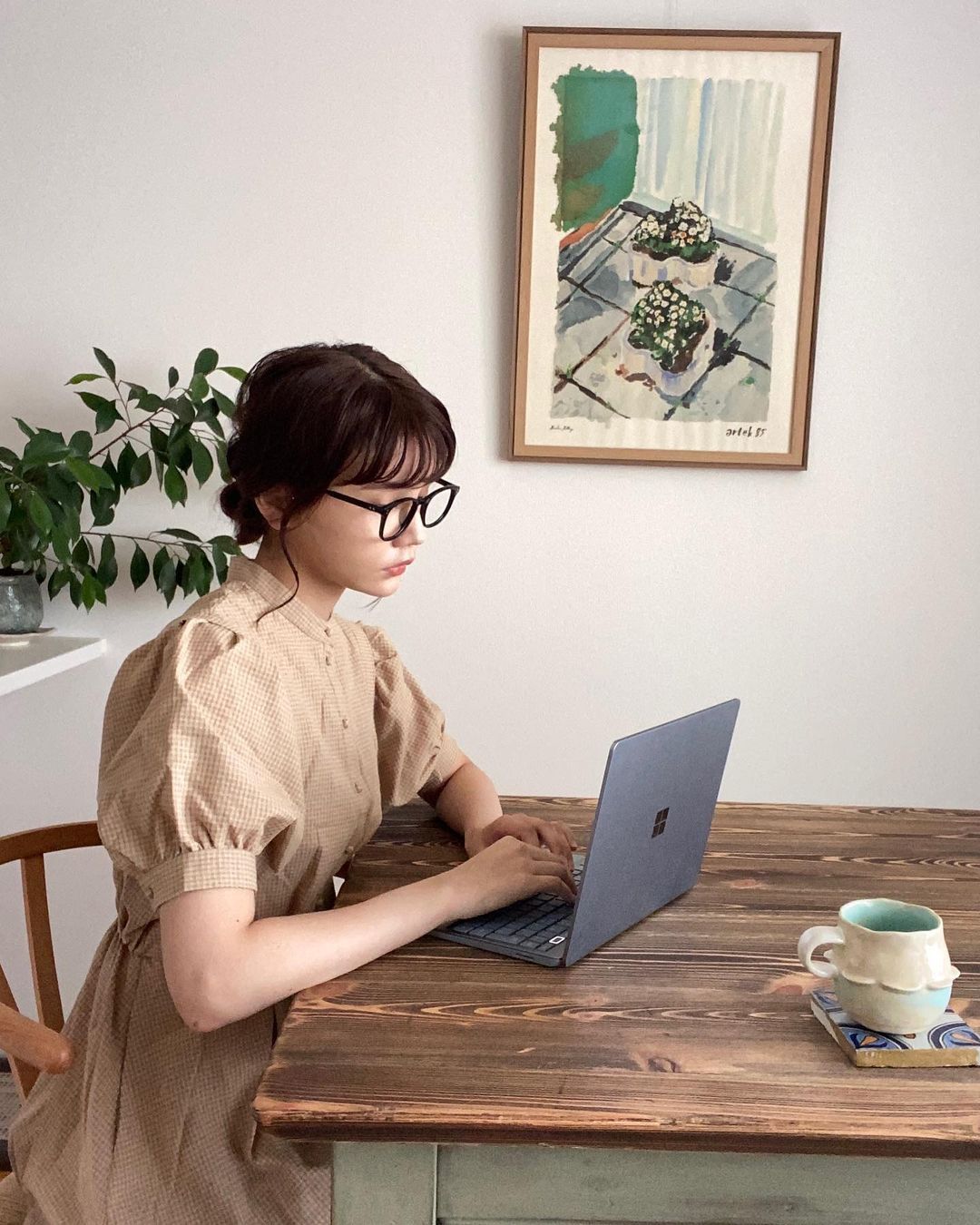  Sự thật phũ phàng: 5 thói quen âm thầm khiến người lao động trung niên mãi kẹt trong vòng xoáy thiếu tiền- Ảnh 1.