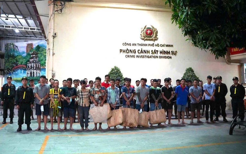 Hàng trăm cảnh sát đột kích 2 tụ điểm, bắt ông trùm Nguyễn Văn Tuấn và 82 người- Ảnh 2.