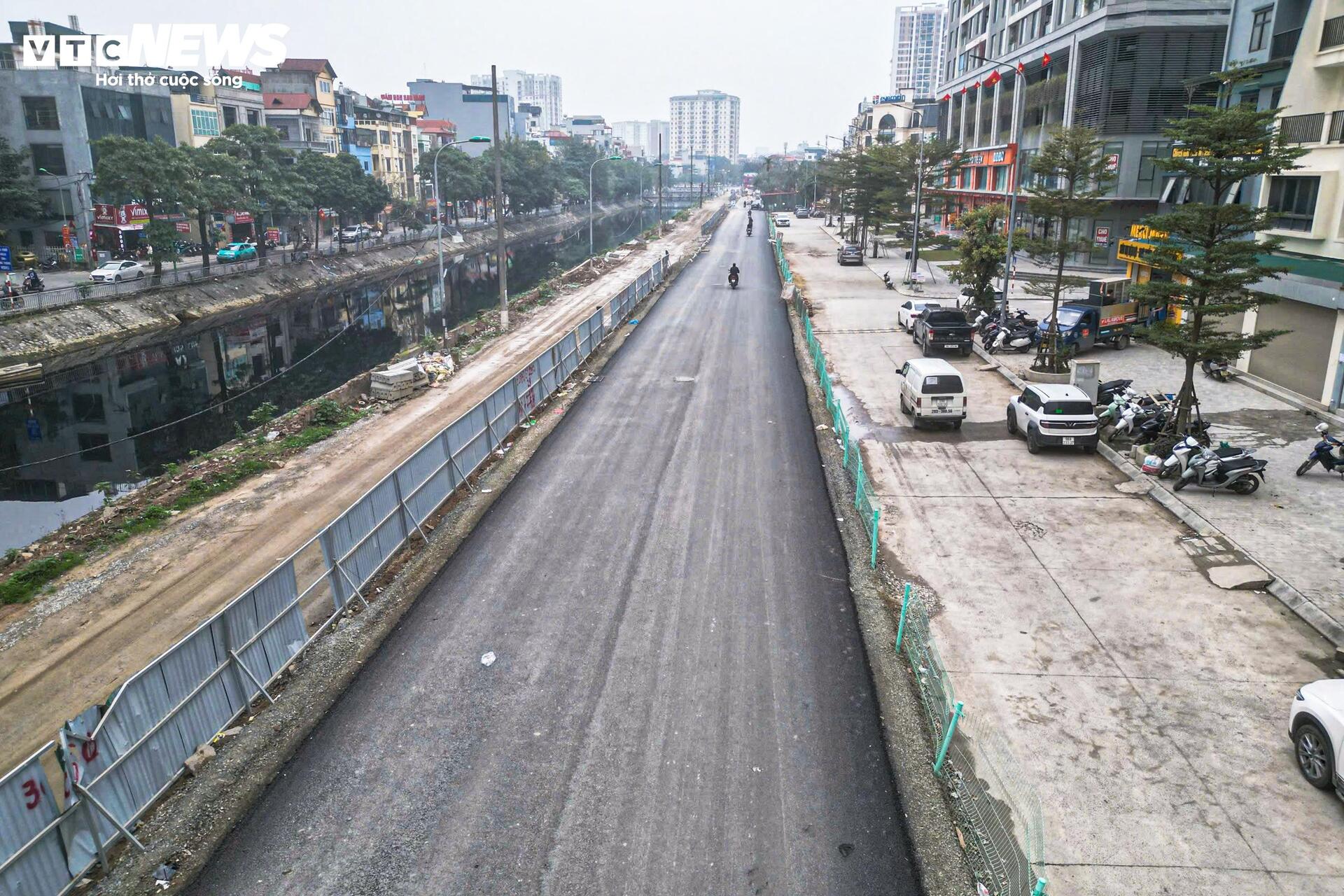 Diện mạo mới của đoạn đường từng chi chít ‘ổ voi, ổ gà’ ở Hà Nội- Ảnh 3.