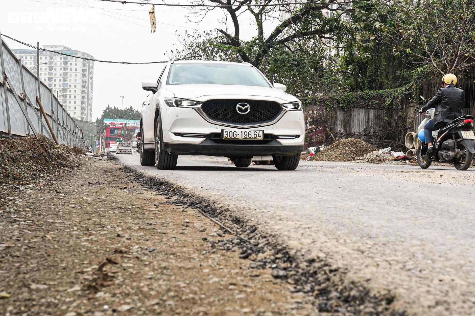 Diện mạo mới của đoạn đường từng chi chít ‘ổ voi, ổ gà’ ở Hà Nội- Ảnh 5.