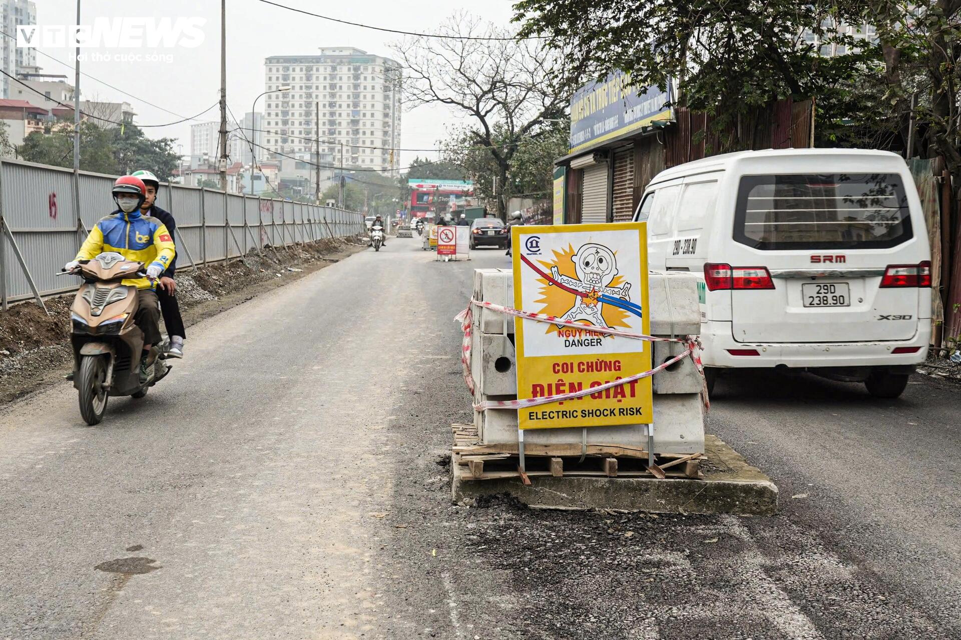 Diện mạo mới của đoạn đường từng chi chít ‘ổ voi, ổ gà’ ở Hà Nội- Ảnh 7.