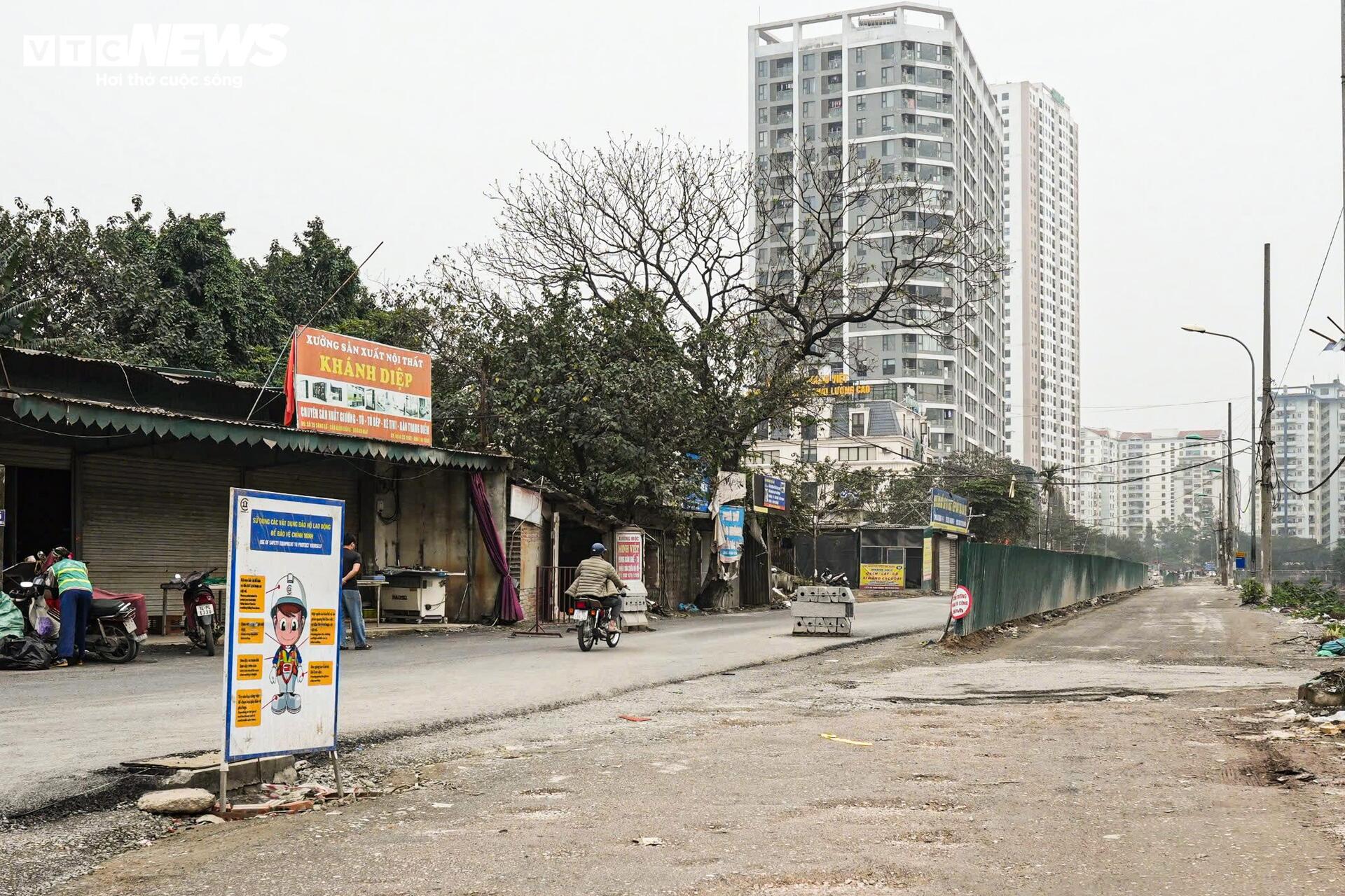 Diện mạo mới của đoạn đường từng chi chít ‘ổ voi, ổ gà’ ở Hà Nội- Ảnh 8.