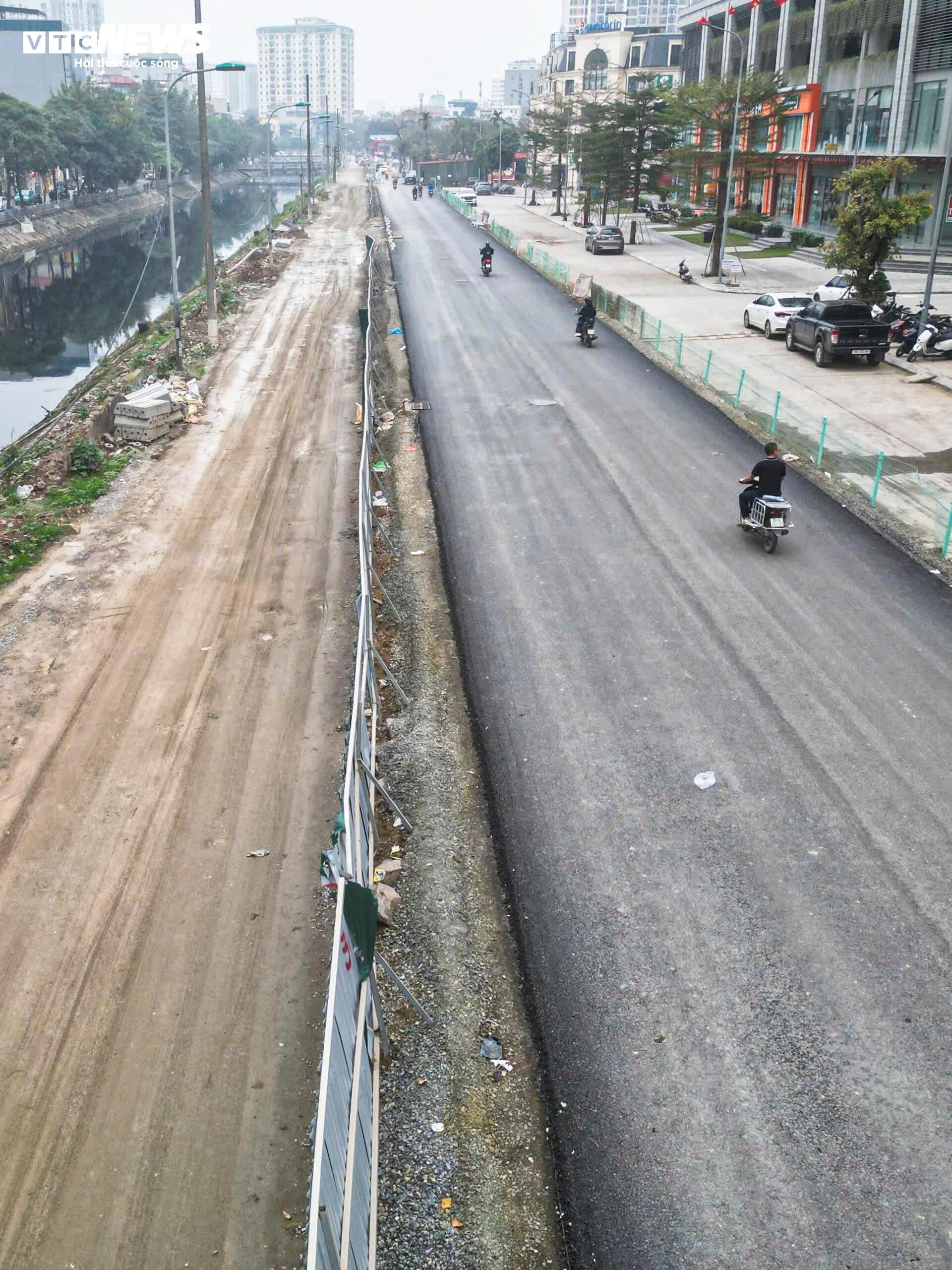 Diện mạo mới của đoạn đường từng chi chít ‘ổ voi, ổ gà’ ở Hà Nội- Ảnh 10.