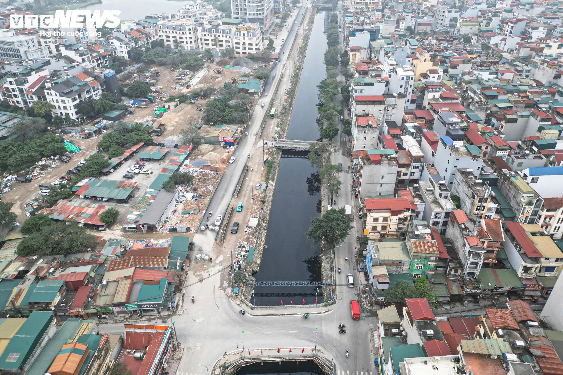 Diện mạo mới của đoạn đường từng chi chít ‘ổ voi, ổ gà’ ở Hà Nội- Ảnh 11.